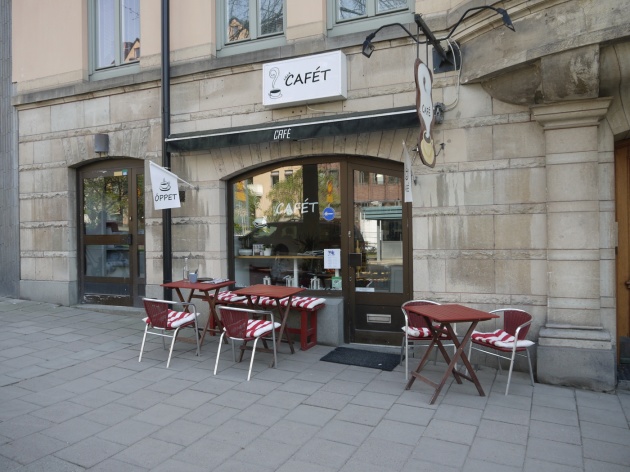Läge/Namn: Namn: Lilla Cafét Adress: Drottningholmsvägen 9 Område: Kungsholmen Hemsida: Kartlänk:   Ekonomi: Pris: 565,000kr Omsättn.: 2.000kr/dag Resultat: - Bryggerilån: Nej,  Leasing: - Överlåtelse