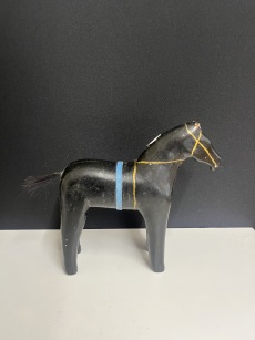 47111. Häst