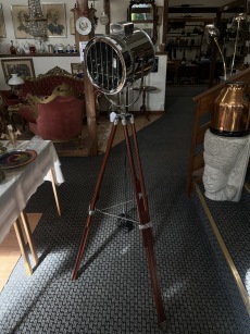 62021. Golvlampa