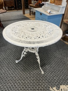 62851. Trädgårdsbord (reserverad)