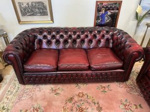 62891. Chesterfield soffa