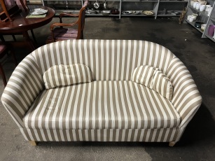 63425. Soffa