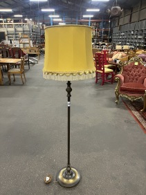 63391. Golvlampa