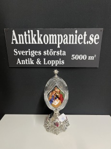 63861. ”The holy family” ägg speldosa