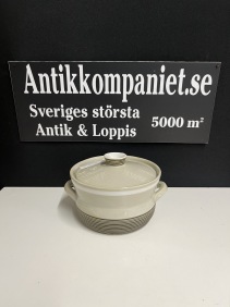 64021. Carl Harry Stålhane Karott ”entré”