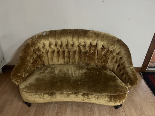 65401. Soffa