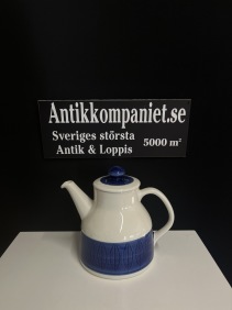 67641. Koka blå kanna