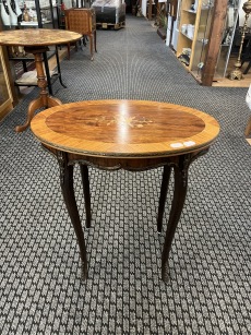 68861. Sidobord med intarsia