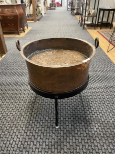 69131. Kittel på ställ