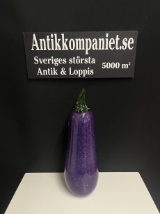 69291. Äggplanta Kosta boda Gunnel Sahlin