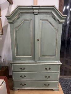 69431. Skåp 1800-talets mitt