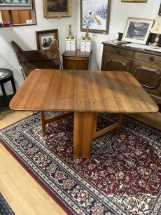 69741. Slagbord Carl Malmsten