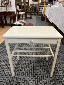 70521. Sängbord/nattduksbord