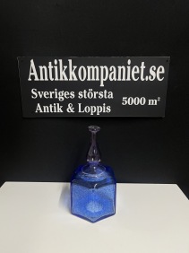 70881. Flaska/Vas Bertil Vallien Antikva