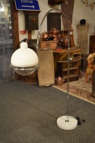 86912. GOLVLAMPA (reserverad)