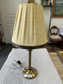 19081. Bordslampa