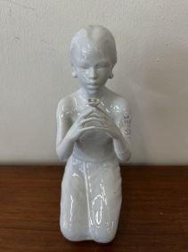 19721. Figurin