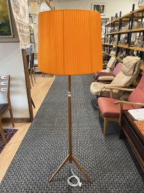 21142. Golvlampa(SÅLD)
