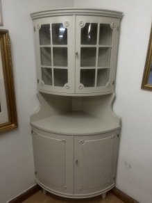 29211. Vitrin Hörnskåp (SÅLD)