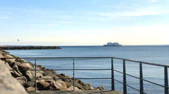 Gröningen och Öresund - ett stenkast ifrån salongen. Gröningen och Öresund - ett stenkast ifrån salongen.