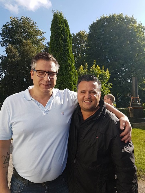 Min vän Martin kom från Stockholm för att se min bror och tillika hans vän Sigge installeras som kyrkoherde I Färgelanda. Min vän Martin kom från Stockholm för att se min bror och tillika hans vän Sigge installeras som kyrkoherde I Färgelanda.