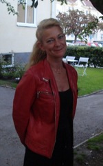 Eva-Karin Berglund romanförfattare.  "Sanningens väg", en trilogi. "En enda miss - Skolan och verkligheten".