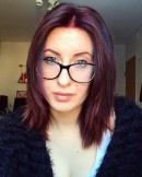 Anicia Sundström Eriksson, författaren bakom den självbiografiska diktsamlingen "Skammen är inte din - om psykisk ohälsa och vägen mot helande". Anicia Sundström Eriksson, författaren bakom den självbiografiska diktsamlingen "Skammen är inte din - om psykisk ohälsa och vägen mot helande".
