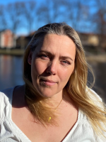 Annelie Öhman. Aktuell med den spännande boken "Legenden om Kindra", en spännings/fantasyroman för barn 9-12 år.
