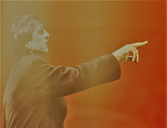 Johann Cruyff har ingen koppling till eventuella åsikter som framförs i artikeln. Bilden finns på en affisch utanför Ajax stadion. Johann Cruyff har ingen koppling till eventuella åsikter som framförs i artikeln. Bilden finns på en affisch utanför Ajax stadion.