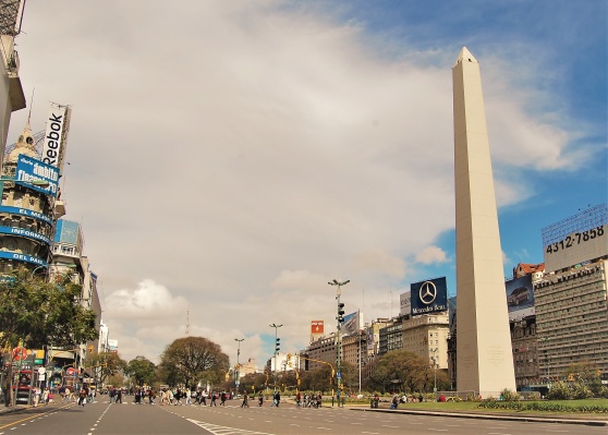 Avenida 9 de julio, Buenos Aires 2009. Avenida 9 de julio, Buenos Aires 2009.