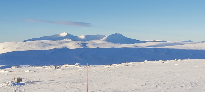 Panoramic view from  STF Gåsen Hut towards Syl Mountain Range