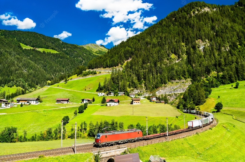 Resan mellan Innsbruck och Verona passerar Brennerpasset.