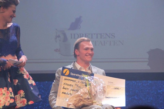 Andreas Bjørnstad mottar prisene under Idrettens Festaften i Drammen. FOTO: Andreas Bjørnstads Facebook-side. Klikk på bildet for å besøke siden! Andreas Bjørnstad mottar prisene under Idrettens Festaften i Drammen. FOTO: Andreas Bjørnstads Facebook-side. Klikk på bildet for å besøke siden!