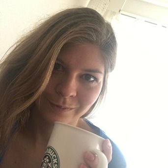 - Det var ikke en lett avgjørelse, men jeg vet det er den rette, skriver Lotte Friis på sin Facebook-side. - Det var ikke en lett avgjørelse, men jeg vet det er den rette, skriver Lotte Friis på sin Facebook-side.