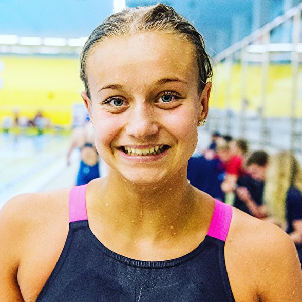 Hanna Rosvall överraskade och tog brons på 100m fjärilsim vid dagens EJM-finaler Hanna Rosvall överraskade och tog brons på 100m fjärilsim vid dagens EJM-finaler