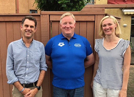 Robert Johnsson (i mitten) är ny verksamhetschef i SK Triton Staffanstorp. Här på bild tillsammans med Malin Håkansson och Michael Tsiparis ordförande och styrelsemedlem i klubben. Robert Johnsson (i mitten) är ny verksamhetschef i SK Triton Staffanstorp. Här på bild tillsammans med Malin Håkansson och Michael Tsiparis ordförande och styrelsemedlem i klubben.