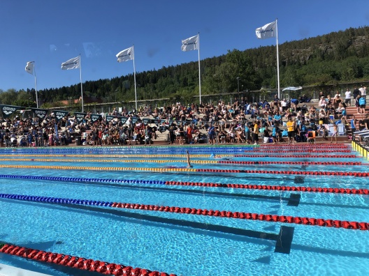 Sundsvalls SIm på Sporthallsbadet i Sundsvall. Nya tävlingslinor från ANTIWAVE och Swim Systems Scandinavia med perfekt passning.! Sundsvalls SIm på Sporthallsbadet i Sundsvall. Nya tävlingslinor från ANTIWAVE och Swim Systems Scandinavia med perfekt passning.!