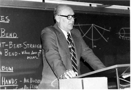 James E. "Doc" Counsilman December 28, 1920 – January 04, 2004 - kanske den störste av dem alla bakom simningen - foto: Indiana University James E. "Doc" Counsilman December 28, 1920 – January 04, 2004 - kanske den störste av dem alla bakom simningen - foto: Indiana University
