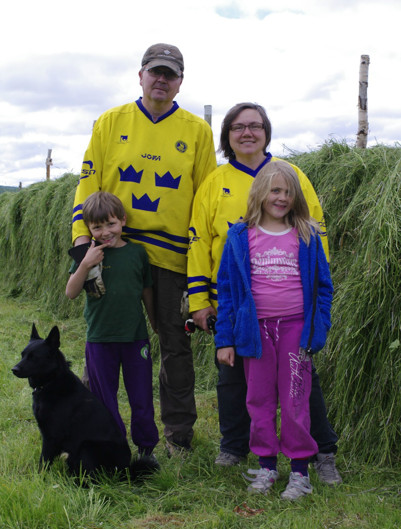 Hunden Takko, Adam, Anders, Anna-Eva och Amanda. Sommaren 2013. Hunden Takko, Adam, Anders, Anna-Eva och Amanda. Sommaren 2013.