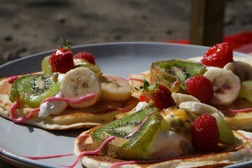 Pannkaksladan erbjuder såväl mjölk, gluten och äggfria pannkakor. Säg till när du betalar i kassan Pannkaksladan erbjuder såväl mjölk, gluten och äggfria pannkakor. Säg till när du betalar i kassan