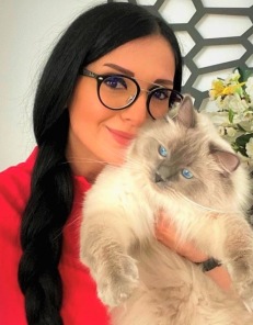 Lumma Warda, leg. Veterinär som driver Bro Mobil Veterinär med assistensen Aristo Lumma Warda, leg. Veterinär som driver Bro Mobil Veterinär med assistensen Aristo