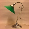 Jugendlampan med stor grön skomakarskärm