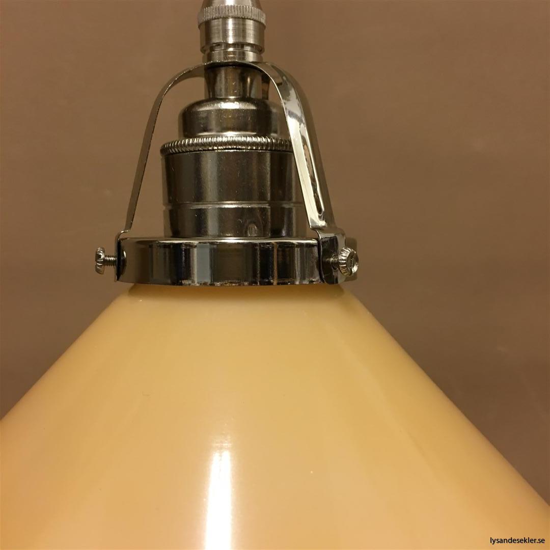 fönsterlampa i tygsladd nicklat fäste (146)