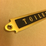 Mässingsskylt: Toilet