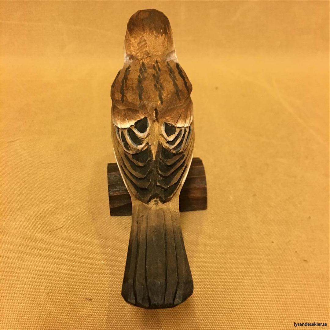 pilfink handsnidad  i naturlig storlek talgoxe trä fågel snidad dekoration (4)