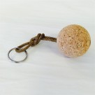 Nyckelring korkboll med tjärat hampsnöre