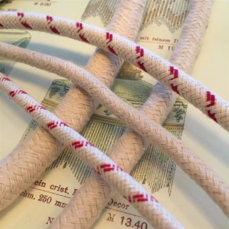 Snörveke liten 6 mm - rund (Veklängd: 25 cm) (Fotogenlampsveke) - 6 mm i diameter styvare sort