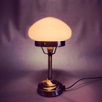 Strindbergslampa mini med vaniljfärgad skärm