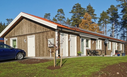 Detta är bild på våra parhus i Ullared. Husen i Vessigebro kommer att se likadana ut men vara röda.