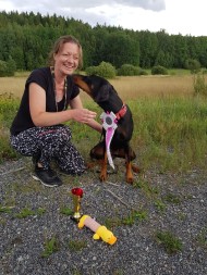 Linda och Britt, Rallylydnadstävling 2018. Linda och Britt, Rallylydnadstävling 2018.